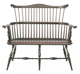 44" Settee w/Comb & Knuckles